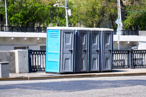 Best Portable restroom trailer rental  in Winter Park, FL